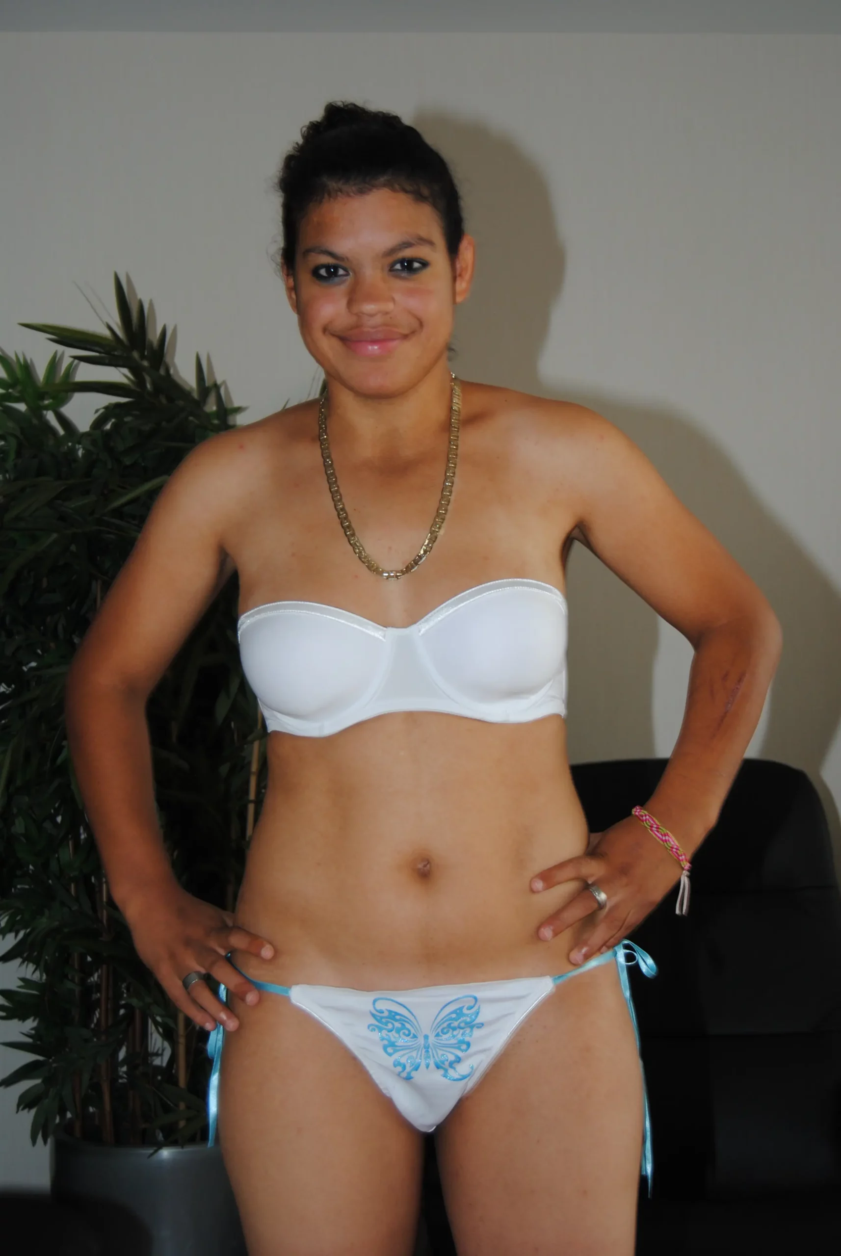 actrice karen mendoza